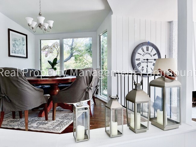 Building Photo - Furnished Brentwood Hills Retreat with Tim...
