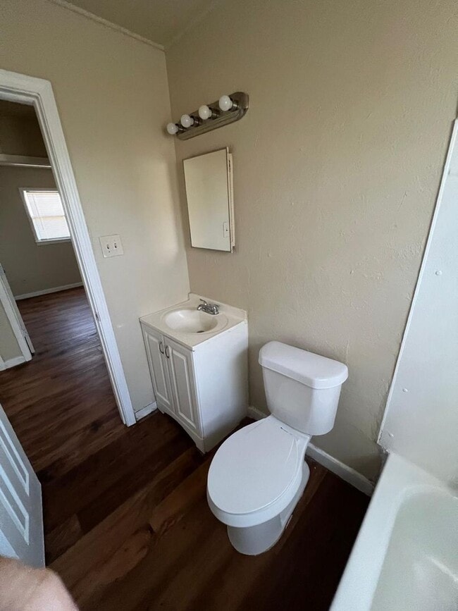 Building Photo - $0 First Month's Rent / $0 Deposit at Move-in