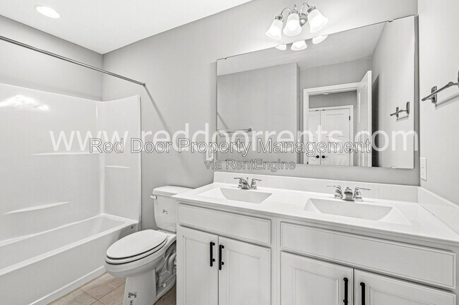 Building Photo - 15648 W Rail Dr