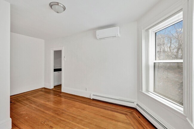 Building Photo - 866 Huntington Ave