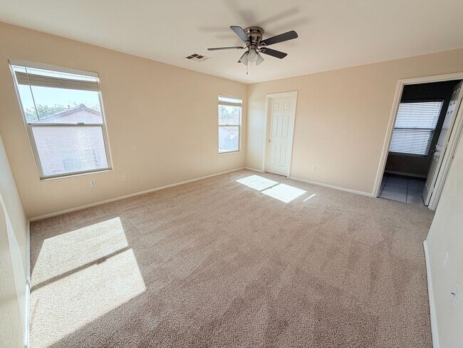 Building Photo - Great Upgraded SFH in Southern Highlands