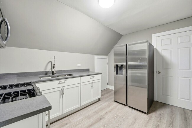 Building Photo - 1217 N Harding Ave