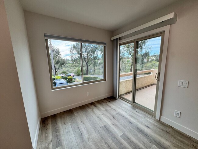 Building Photo - Welcome to this stunning Tierrasanta 1-bedroom, 1-bathroom