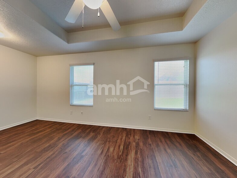 Building Photo - 2407 Aspen Dale Dr