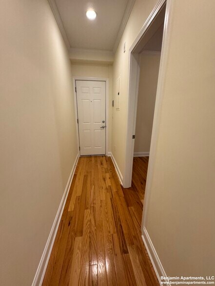 Building Photo - 5 Chauncy St