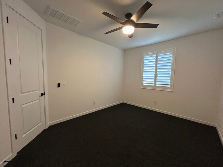 Building Photo - 21357 E Macaw Dr