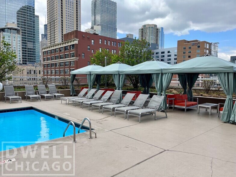 Building Photo - 545 N Dearborn St