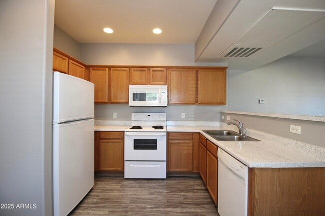 Building Photo - 6770 N 47th Ave