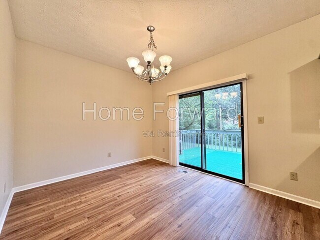 Building Photo - 3118 High Ridge Dr