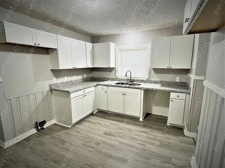 Building Photo - 4128 Carol Dr