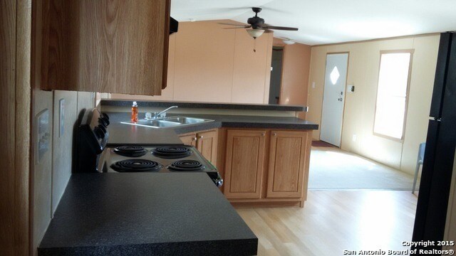 Building Photo - Very Cute 2/2 With Lake Access and Ammenities