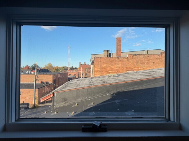 Building Photo - 9 Market Street