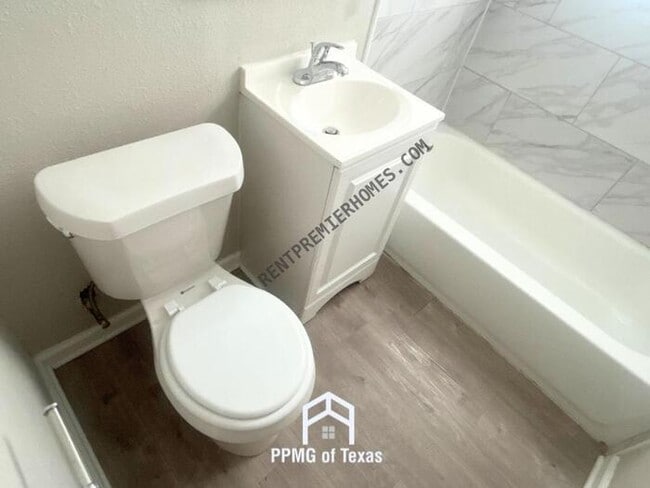 Building Photo - 4616 S 23rd W Ave