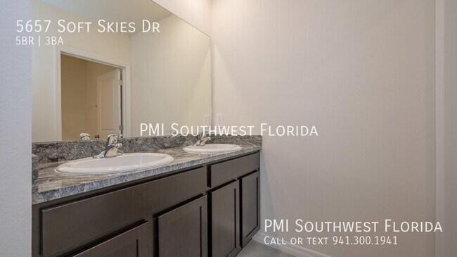 Building Photo - 5657 Soft Skies Dr
