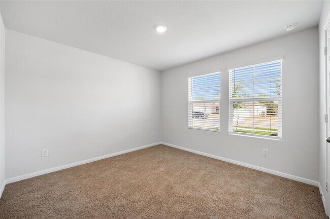 Building Photo - 1641 Lilyturf Rd