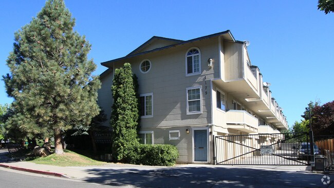 Primary Photo - Cottages At Glenda