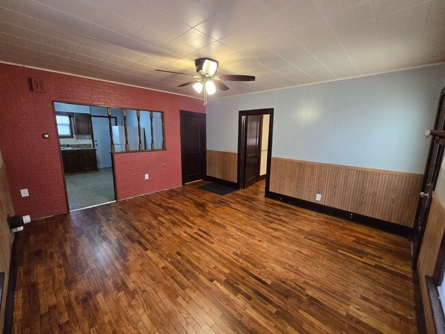 Building Photo - 2-bedroom Bungalow with Spacious Kitchen, Large Covered Porch and Large Garage