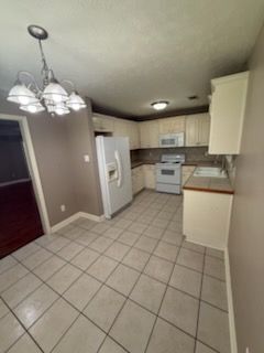 Building Photo - 1204 Pinnacle Dr