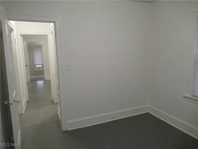 Building Photo - 3754 W 130th St