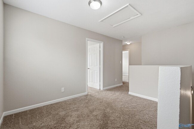 Building Photo - 3262 Lakeland Dr SW