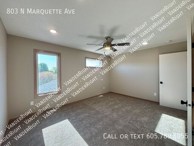 Building Photo - 803 N Marquette Ave