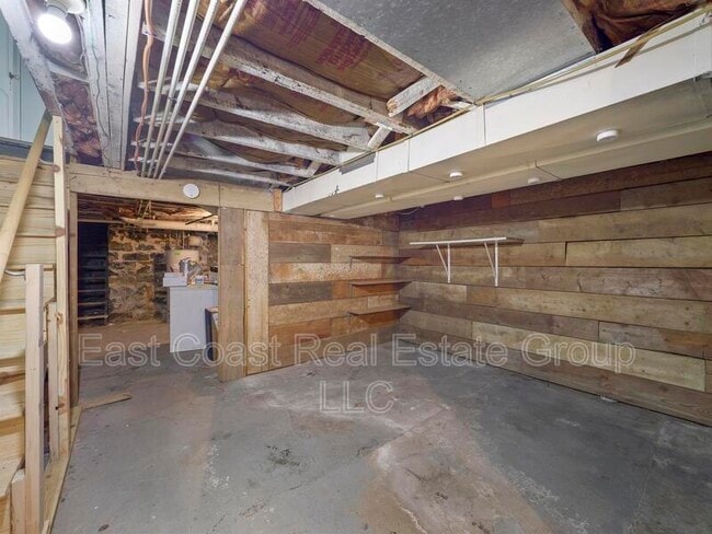 Building Photo - 827 Mulberry Ave