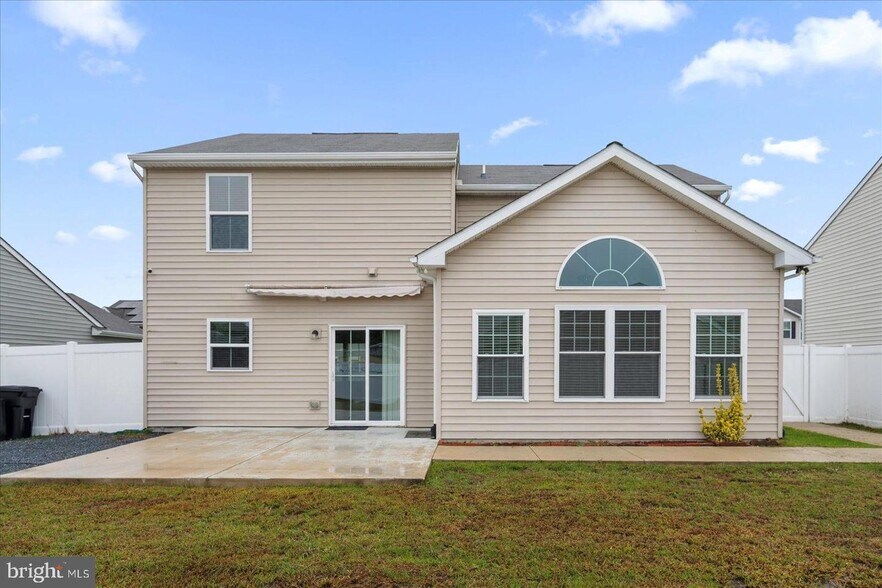 Building Photo - 38369 Elizabeth Ln