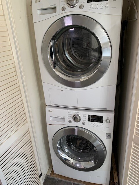 washer dryer - 140 Lakeside Villa