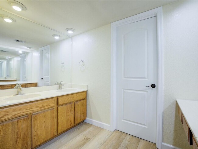 Building Photo - Scenic Living at Dorado Golf Course; 3 Bedroom 2 Bathroom