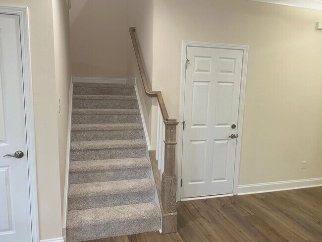 Building Photo - 19020 Yellow Birch Dr