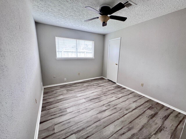 Building Photo - 5502 Maplegate Dr