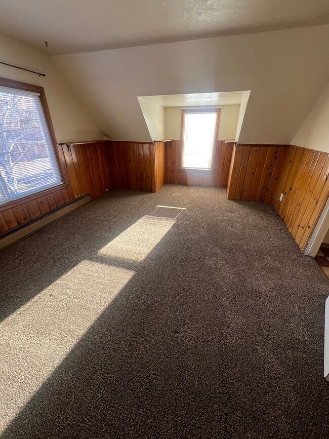 Building Photo - 1358 S 4th Ave