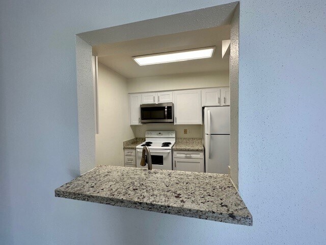 Building Photo - 2333 Bering Dr