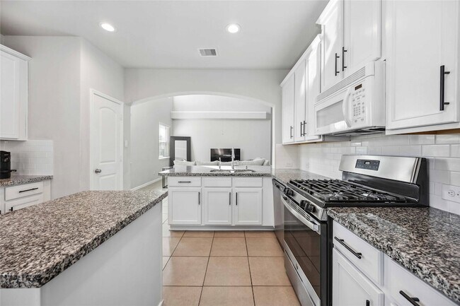 Building Photo - 5914 Prince Pl Dr
