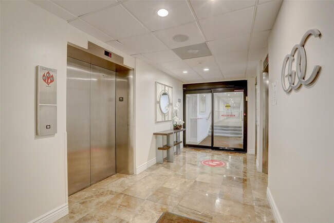 Building Photo - 3800 Galt Ocean Dr