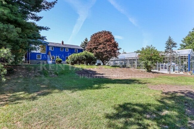 Building Photo - 19 Norton St