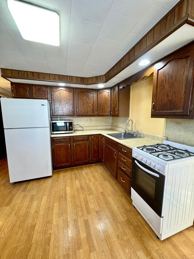 Building Photo - TWO BEDROOM HOME IN PARKLAND SCHOOLS