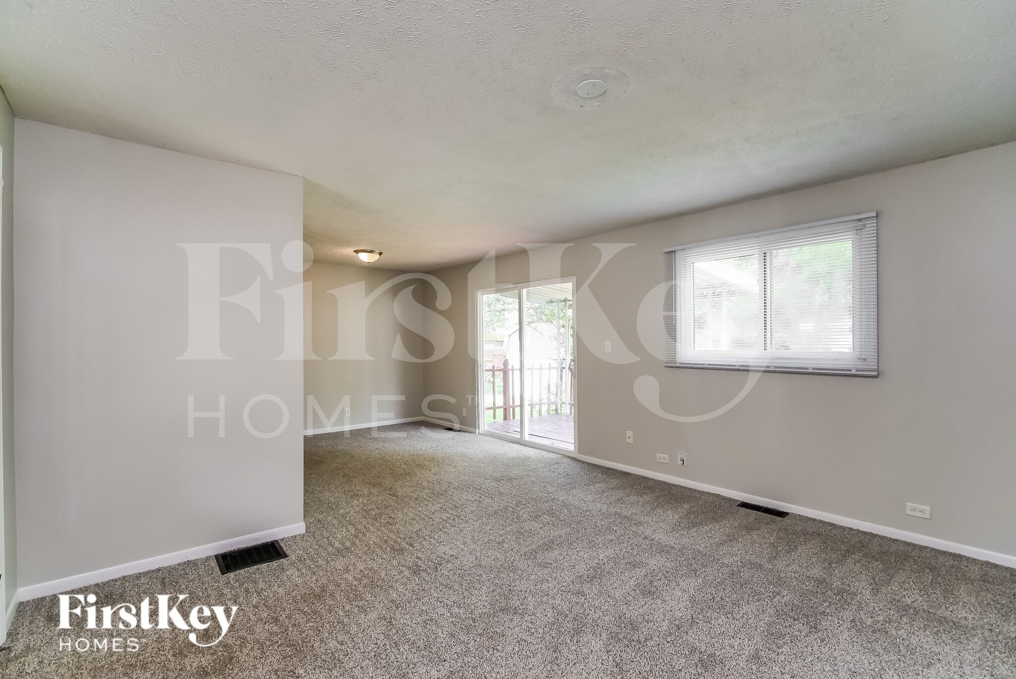 Building Photo - 2031 Sharon Ave