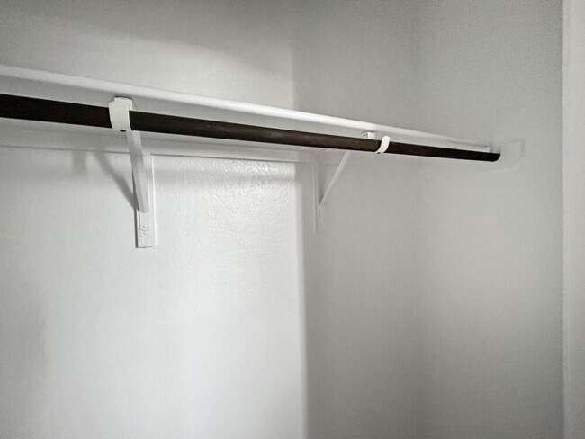 Building Photo - 1620 Brimhurst Dr