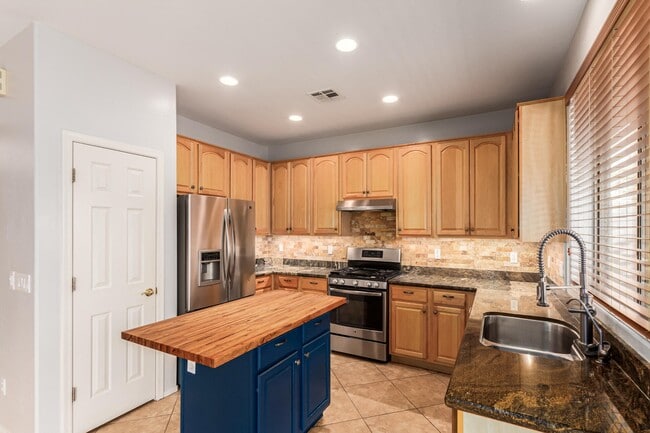 Building Photo - 2626 W Florentine Rd