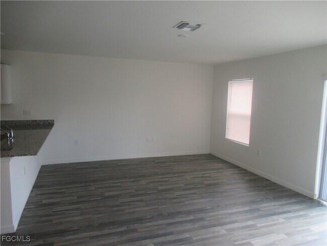 Building Photo - 22 NW 7th Terrace