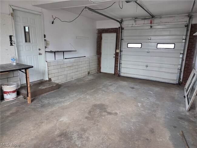 Building Photo - 3976 Faircrest St SW