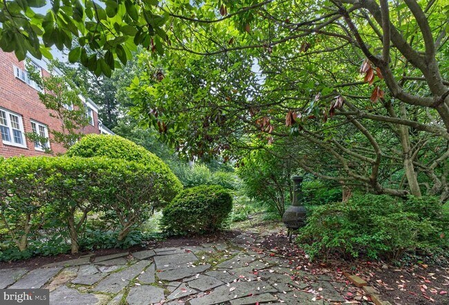 Building Photo - 1536 Mt Eagle Pl