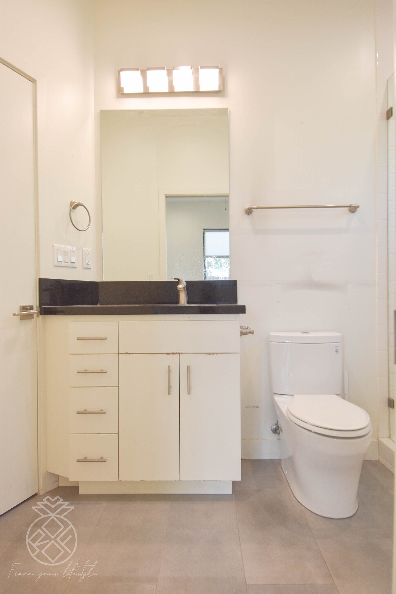 Building Photo - 905 Parkman Ave