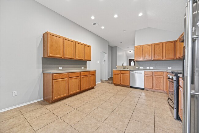 Building Photo - 18499 Sunrise Pines Dr