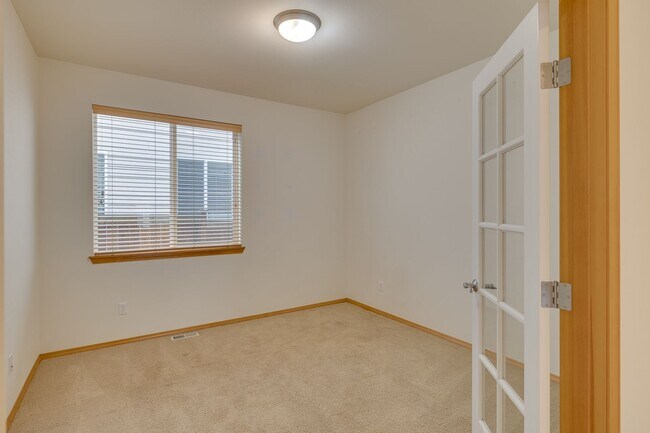 Building Photo - For Rent | Stunning 4-Bedroom Home in Brookside Estates