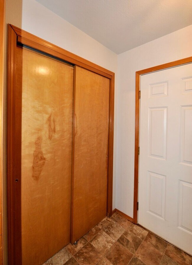 Building Photo - Hayden Rancher with RV parking