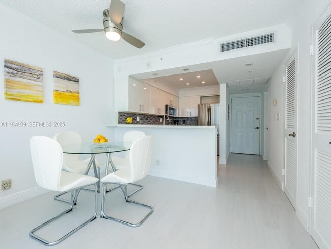 Building Photo - 2501 S Ocean Dr