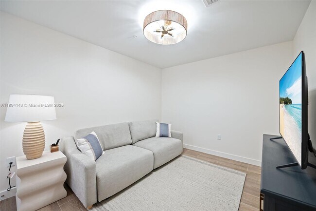 Building Photo - 900 N Ocean Blvd