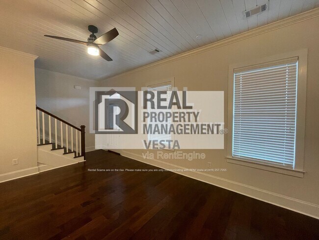 Building Photo - 435 New St